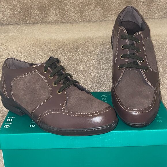 NIB $80 Brown Helen Shoes DAVID TATE 10 WW - Picture 1 of 4